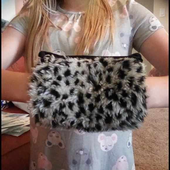 Cute furry mini purse - Picture 6 of 6
